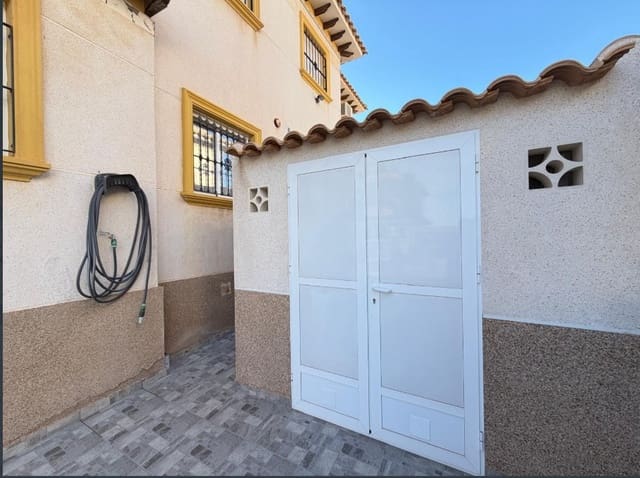 2 soverom Bungalow til salgs i Blue Lagoon med svømmebasseng garasje - € 225 000 (Ref: 9677008)