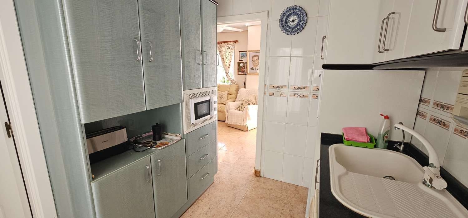 Adosado de 4 habitaciones en Torrevieja en venta con garaje - 292.000 € (Ref: 9679610)