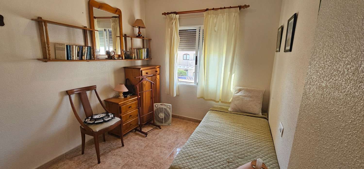 Adosado de 4 habitaciones en Torrevieja en venta con garaje - 292.000 € (Ref: 9679610)