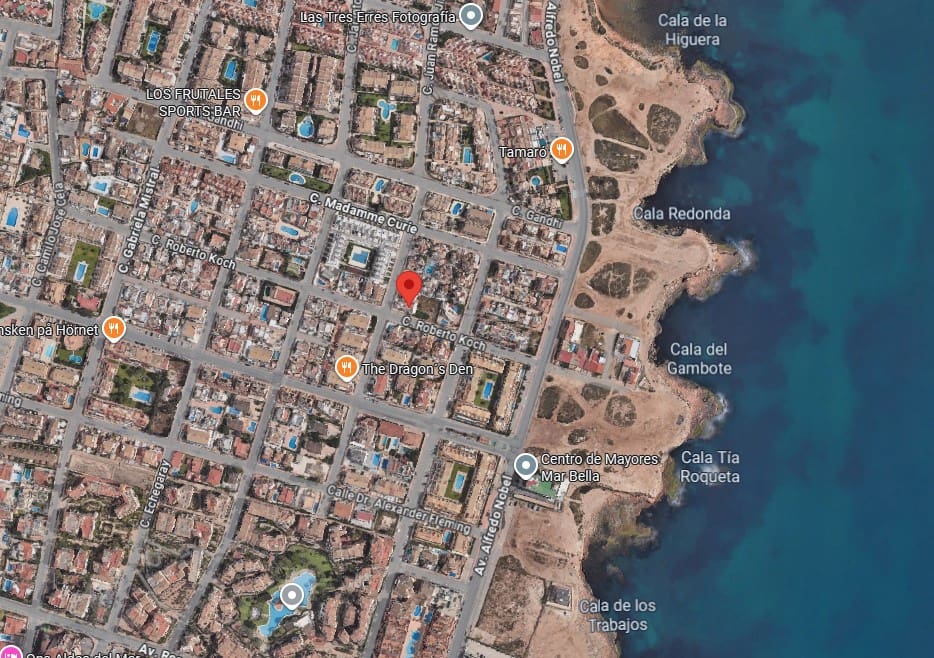 Adosado de 4 habitaciones en Torrevieja en venta con garaje - 292.000 € (Ref: 9679610)