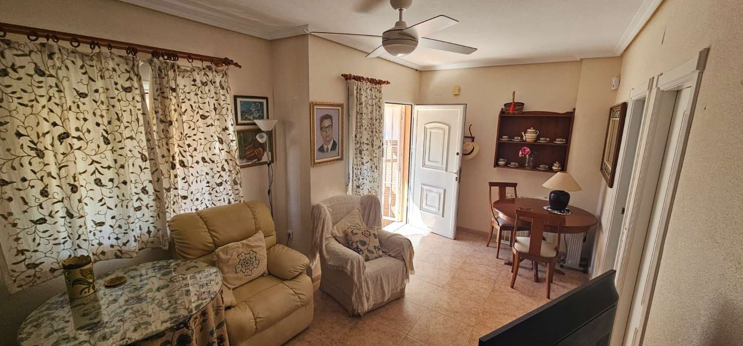 Adosado de 4 habitaciones en Torrevieja en venta con garaje - 292.000 € (Ref: 9679610)