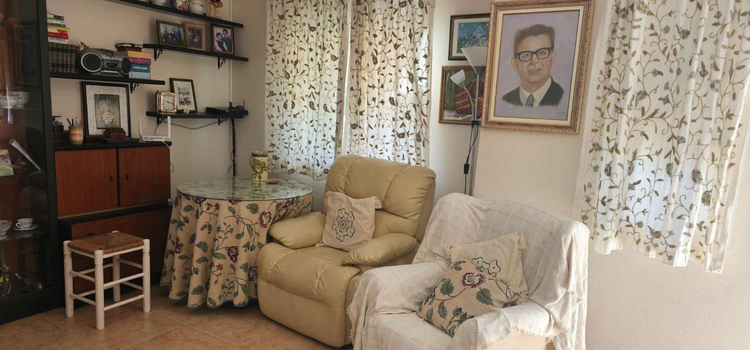 Adosado de 4 habitaciones en Torrevieja en venta con garaje - 292.000 € (Ref: 9679610)