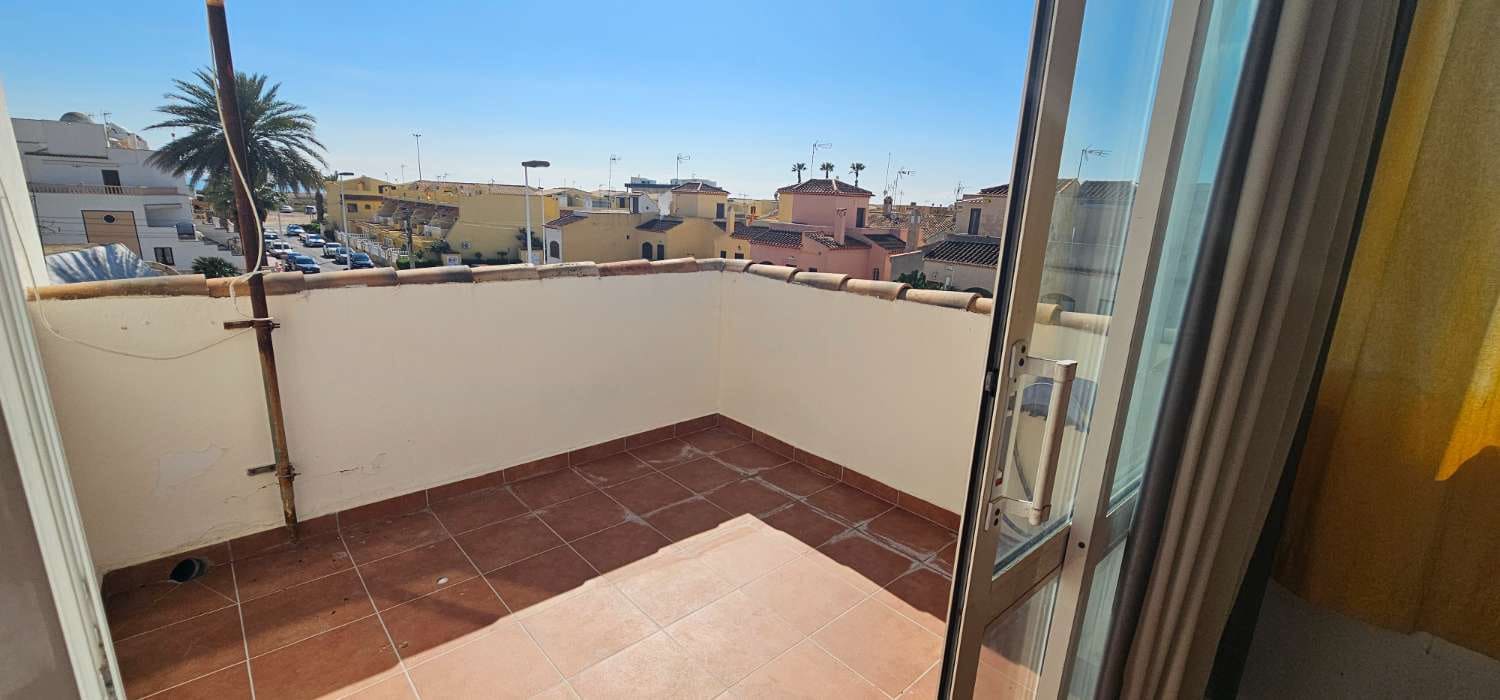 Adosado de 4 habitaciones en Torrevieja en venta con garaje - 292.000 € (Ref: 9679610)
