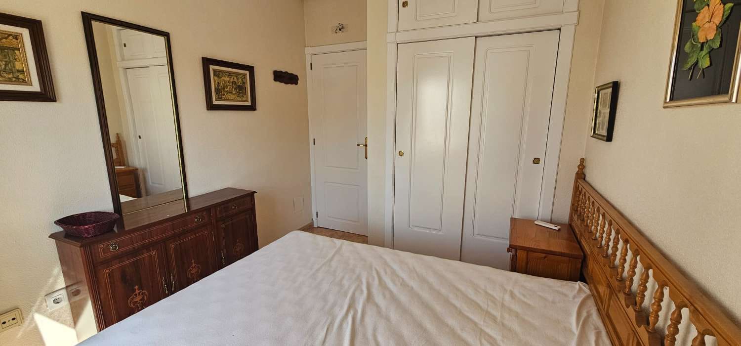 Adosado de 4 habitaciones en Torrevieja en venta con garaje - 292.000 € (Ref: 9679610)