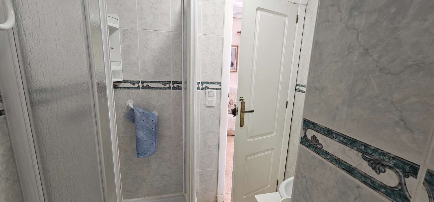 Adosado de 4 habitaciones en Torrevieja en venta con garaje - 292.000 € (Ref: 9679610)