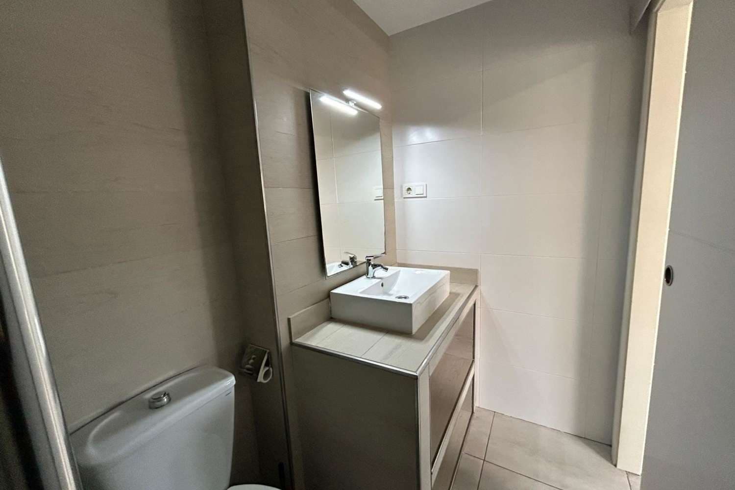 Studio til salg i La Veleta med swimmingpool - € 95.000 (Ref: 9686206)