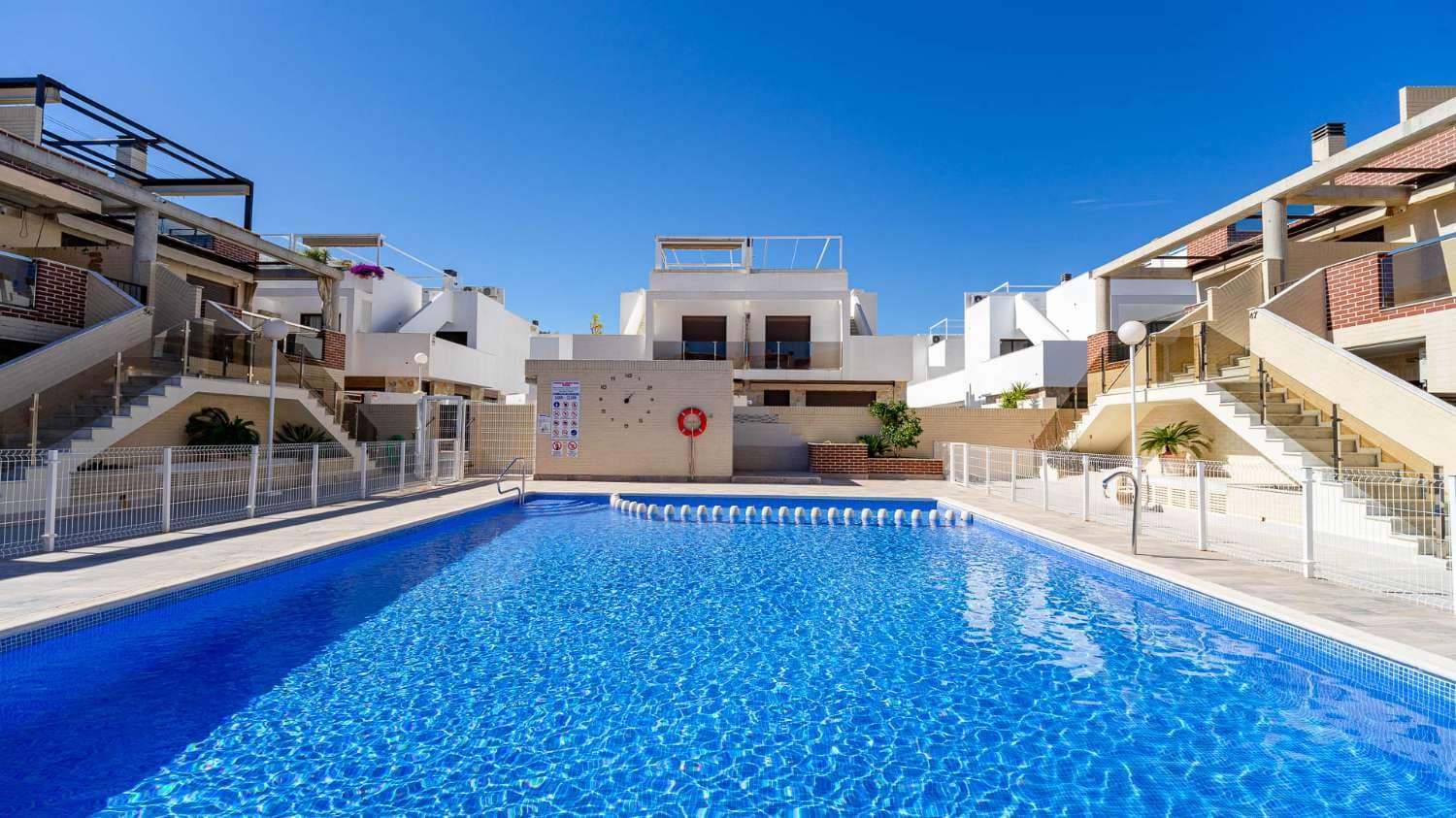 3 soverom Penthouse til salgs i Orihuela Costa med svømmebasseng garasje - € 249 900 (Ref: 9714631)