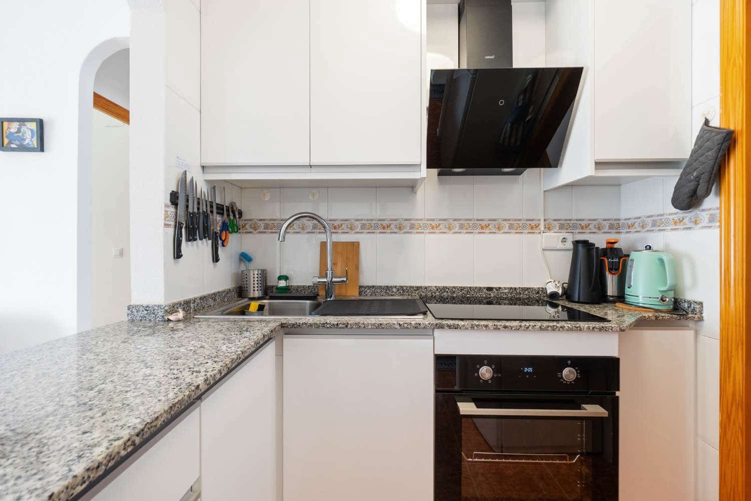 2 soveværelse Lejlighed til salg i Torrevieja med swimmingpool - € 145.000 (Ref: 9719710)