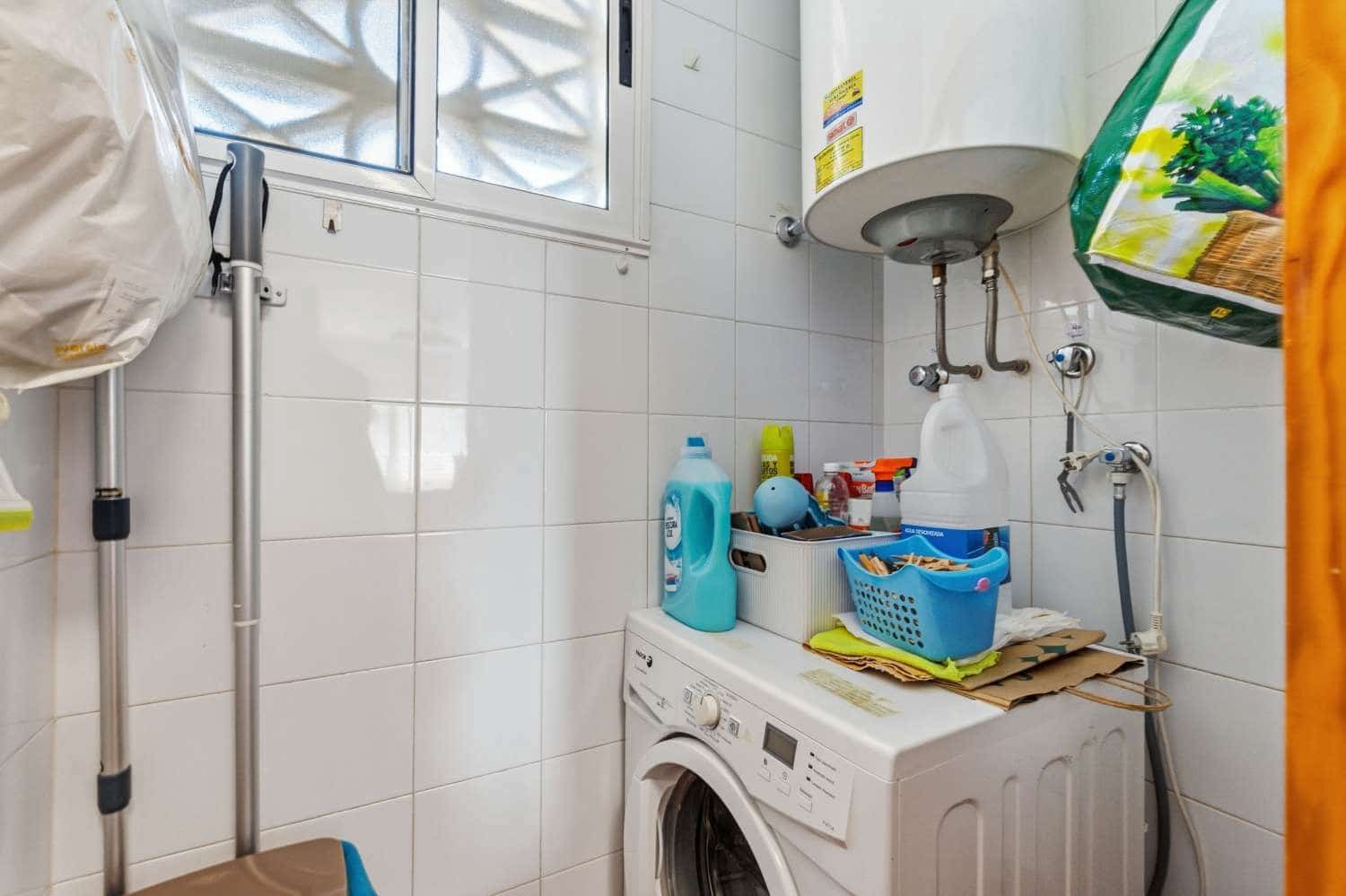 2 soveværelse Lejlighed til salg i Torrevieja med swimmingpool - € 145.000 (Ref: 9719710)