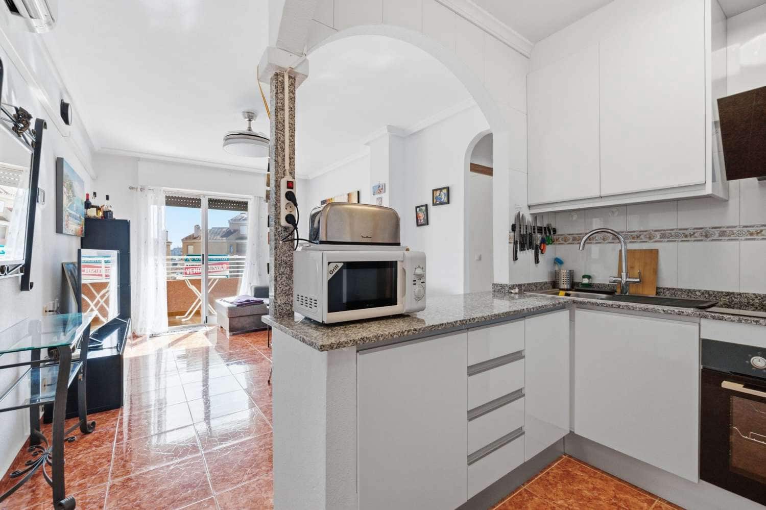 2 soveværelse Lejlighed til salg i Torrevieja med swimmingpool - € 145.000 (Ref: 9719710)