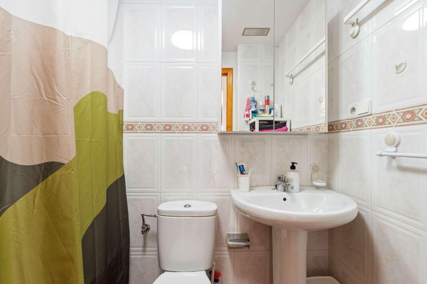 2 soveværelse Lejlighed til salg i Torrevieja med swimmingpool - € 145.000 (Ref: 9719710)