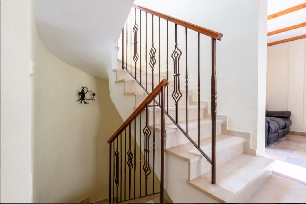 Chalet de 6 habitaciones en Orihuela en venta con piscina garaje - 365.000 € (Ref: 9751708)