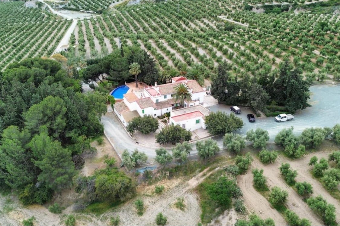 10 bedroom Finca/Country House for sale in Puerto Lumbreras with pool - € 2,850,000 (Ref: 9777783)