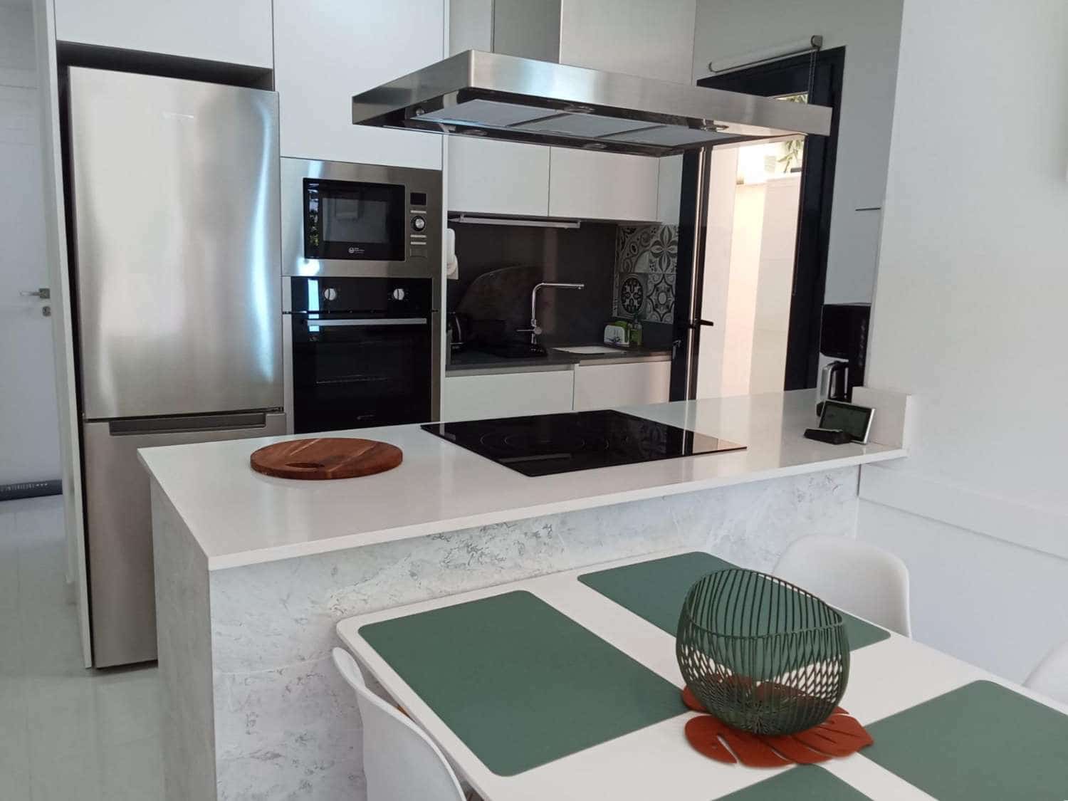 1 chambre Appartement à vendre à Torrevieja avec piscine garage - 175 000 € (Ref: 9777784)