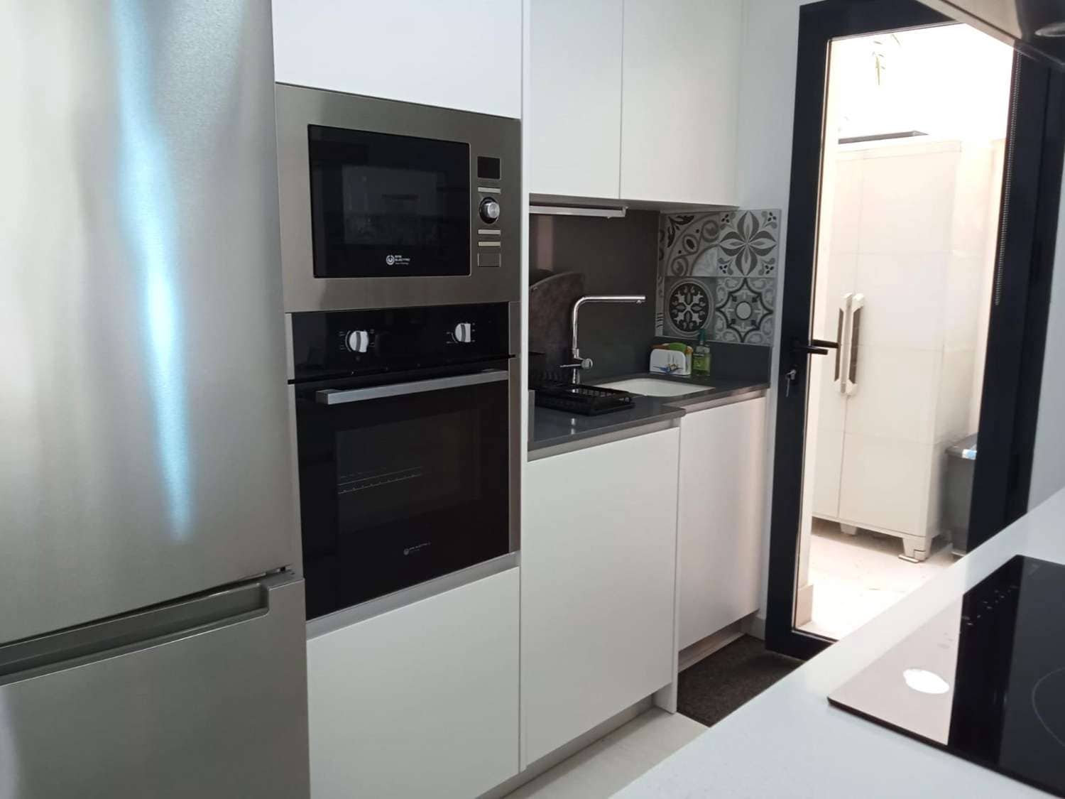 1 chambre Appartement à vendre à Torrevieja avec piscine garage - 175 000 € (Ref: 9777784)