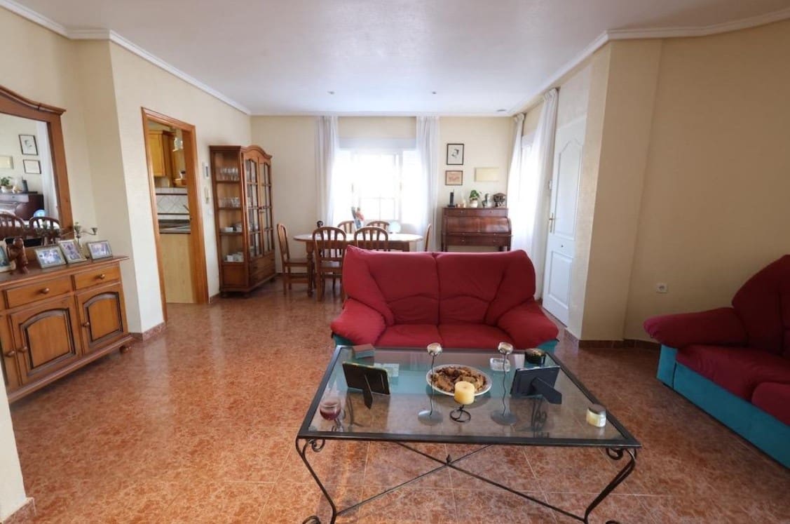 3 bedroom Villa for sale in Torrevieja with pool garage - € 330,000 (Ref: 9788208)