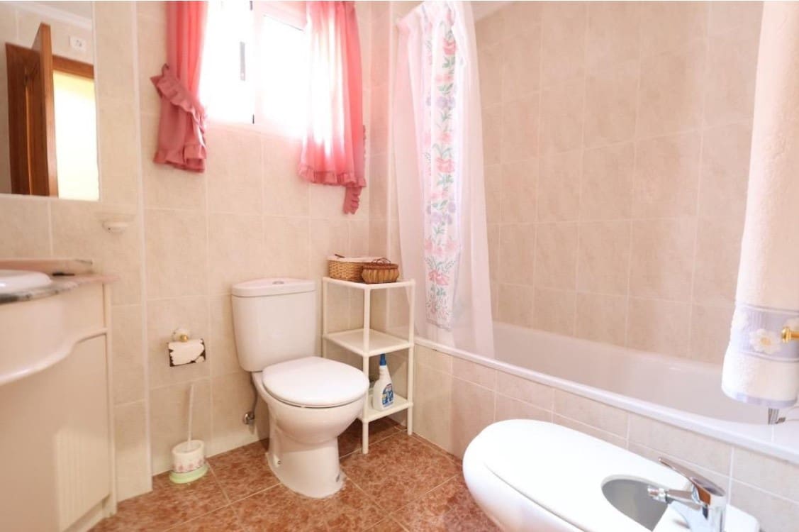 3 bedroom Villa for sale in Torrevieja with pool garage - € 330,000 (Ref: 9788208)