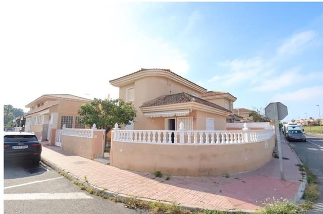 Chalet de 3 habitaciones en Los Balcones - Los Altos, Torrevieja en venta con piscina garaje - 330.000 € (Ref: 9788208)