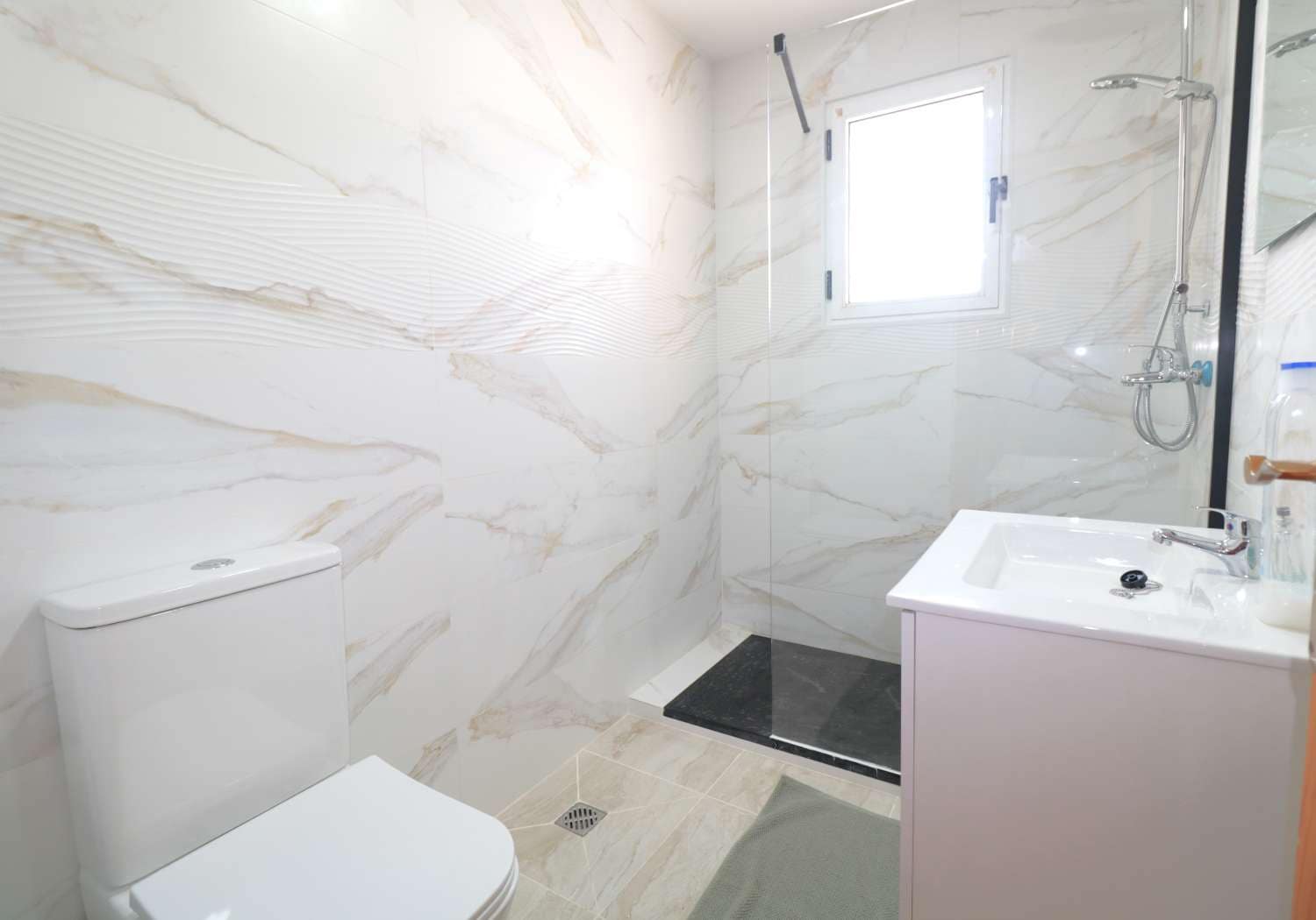 3 sovrum Bungalow till salu i Torrevieja med pool - 228 000 € (Ref: 9790794)