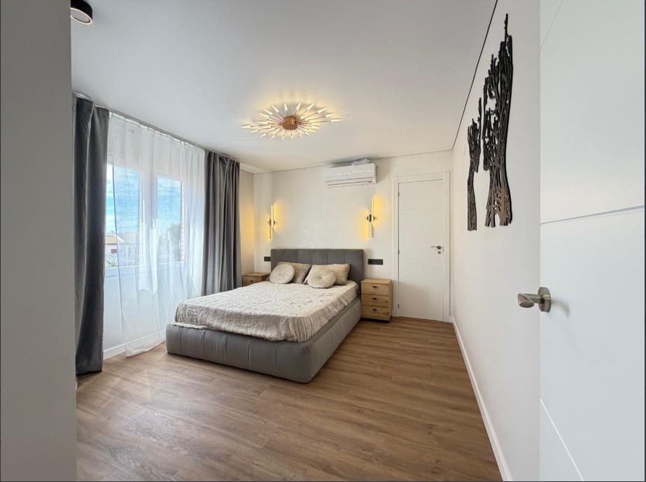 3 quarto Apartamento para venda em Punta Prima - 265 000 € (Ref: 9794308)