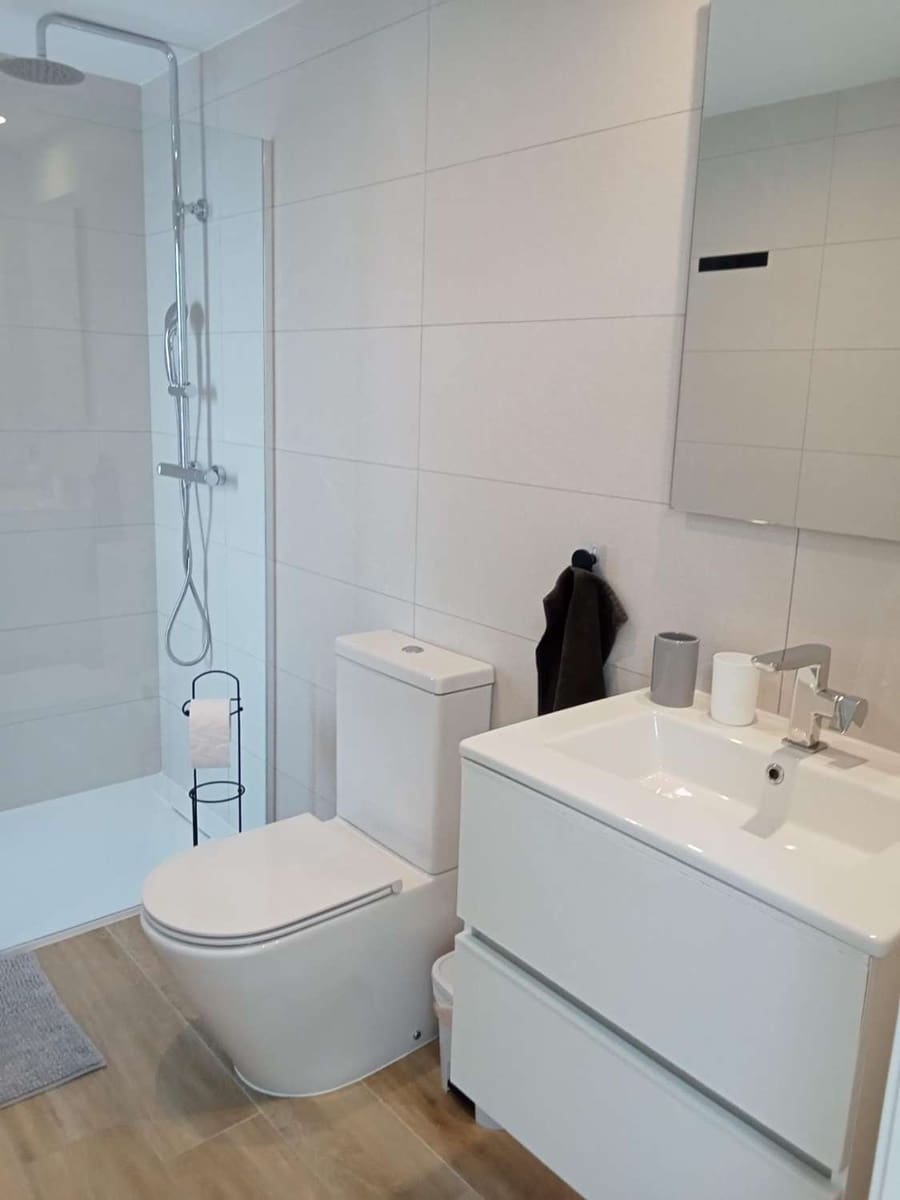 2 soverom Leilighet til salgs i Punta Prima med svømmebasseng garasje - € 539 000 (Ref: 9796276)