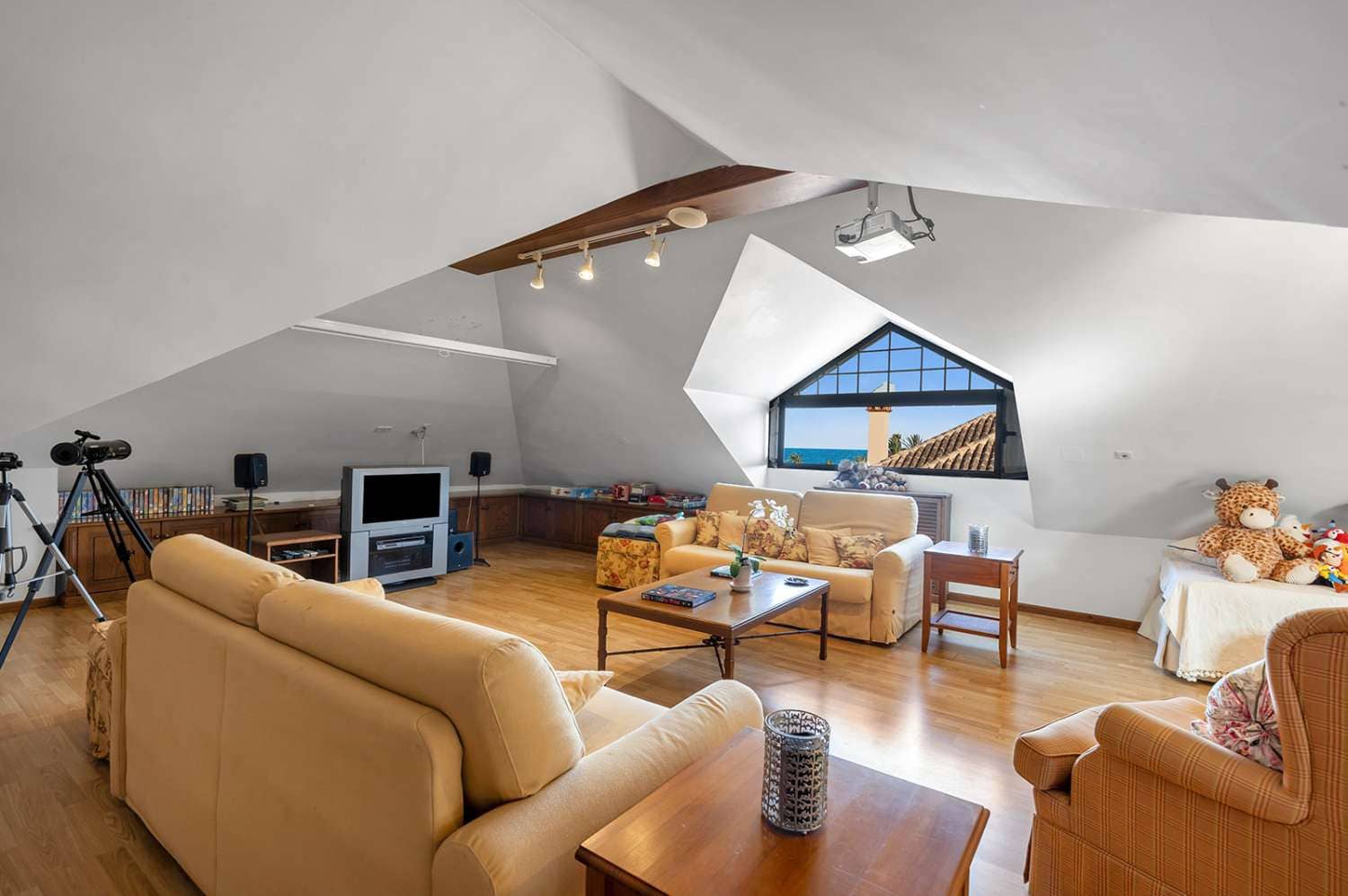 7 bedroom Villa for sale in La Veleta with pool - € 2,490,000 (Ref: 9828785)