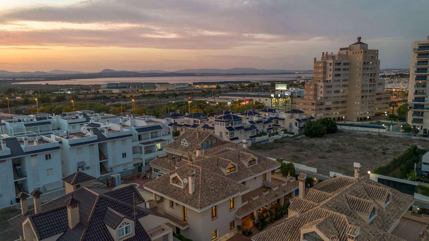 7 bedroom Villa for sale in La Veleta with pool - € 2,490,000 (Ref: 9828785)