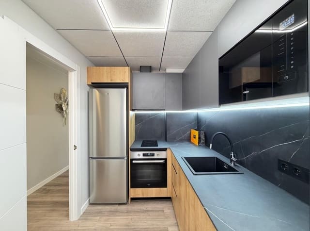 2 makuuhuone Huoneisto myytävänä paikassa Centro, Torrevieja - 179 900 € (Ref: 9833418)