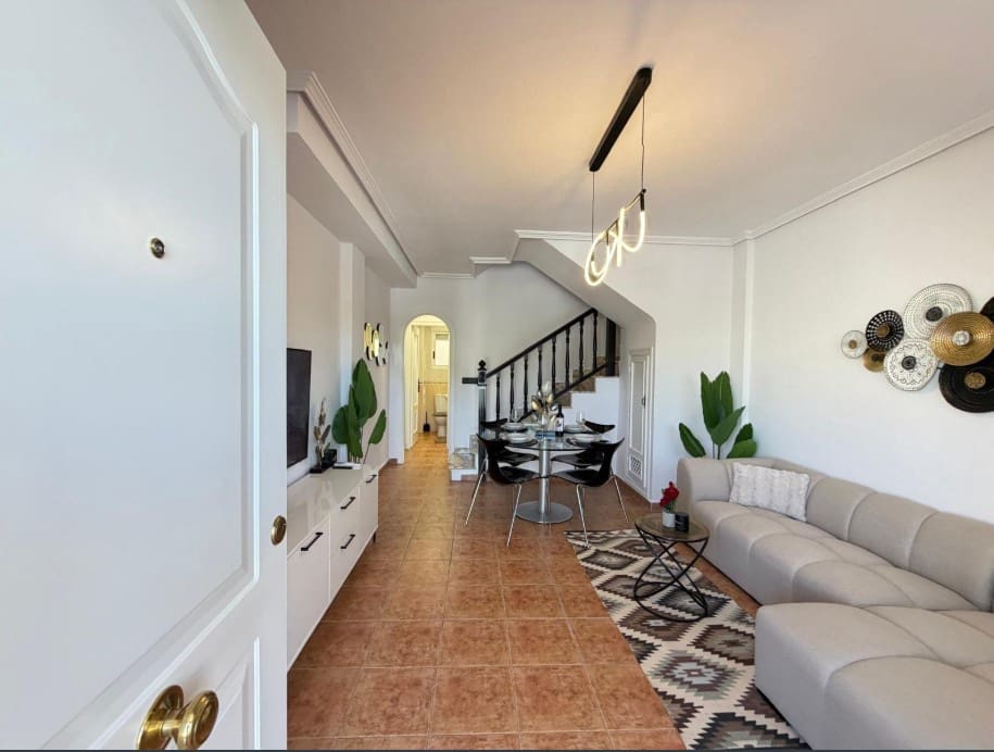 3 makuuhuone Bungalow myytävänä paikassa Orihuela Costa mukana uima-altaan - 235 000 € (Ref: 9833419)