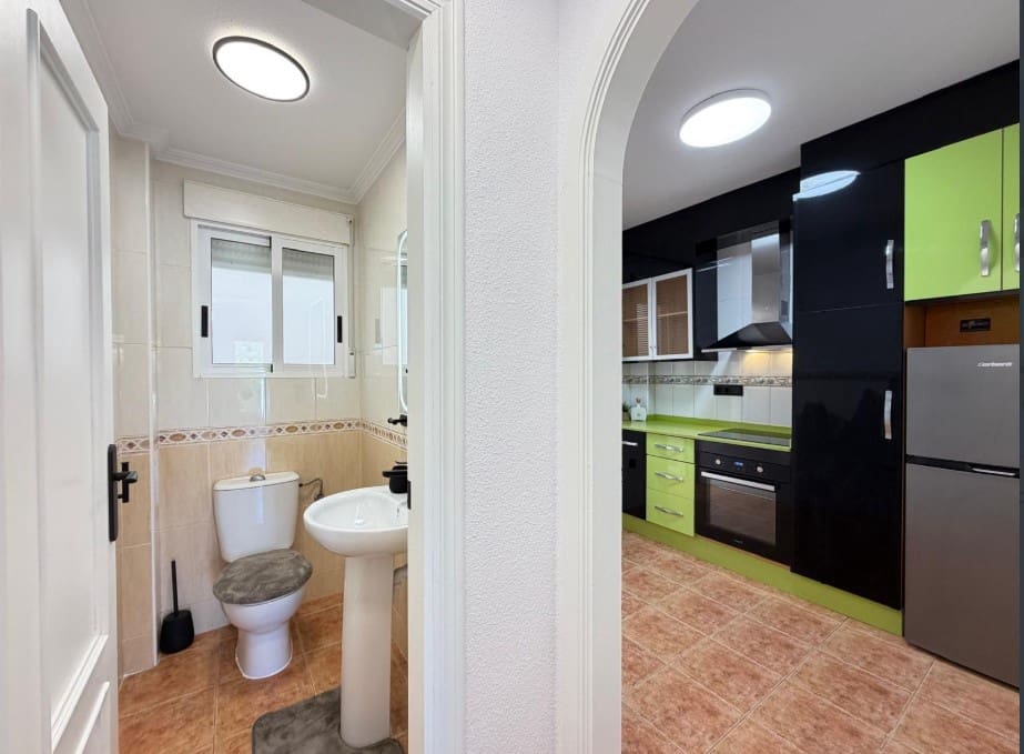 3 makuuhuone Bungalow myytävänä paikassa Orihuela Costa mukana uima-altaan - 235 000 € (Ref: 9833419)