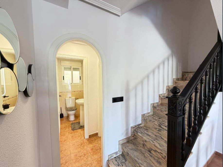 3 makuuhuone Bungalow myytävänä paikassa Orihuela Costa mukana uima-altaan - 235 000 € (Ref: 9833419)