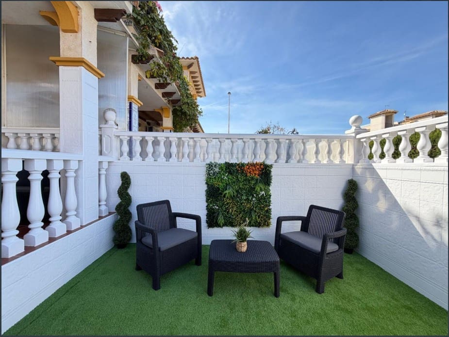 3 makuuhuone Bungalow myytävänä paikassa Orihuela Costa mukana uima-altaan - 235 000 € (Ref: 9833419)