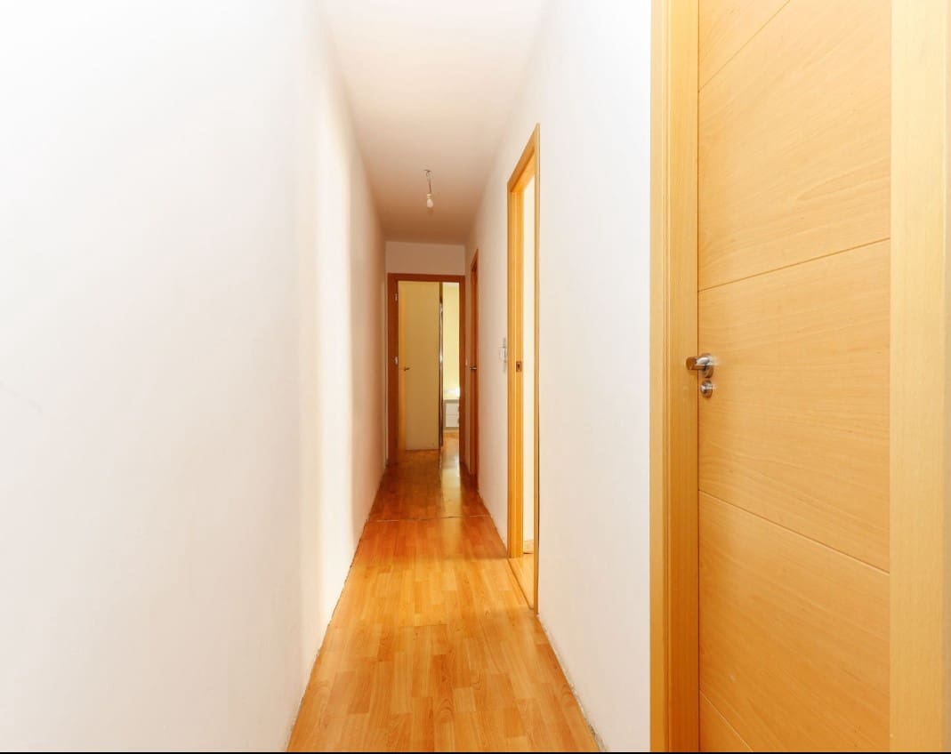 2 bedroom Apartment for sale in Torrevieja - € 128,000 (Ref: 9833421)