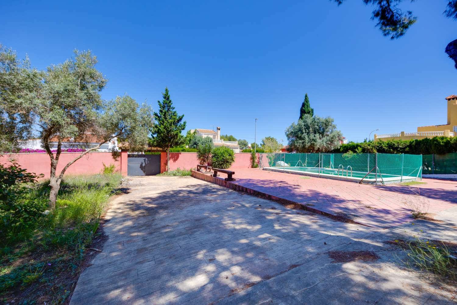 5 slaapkamer Villa te koop in San Miguel de Salinas met zwembad garage - € 495.000 (Ref: 9836129)