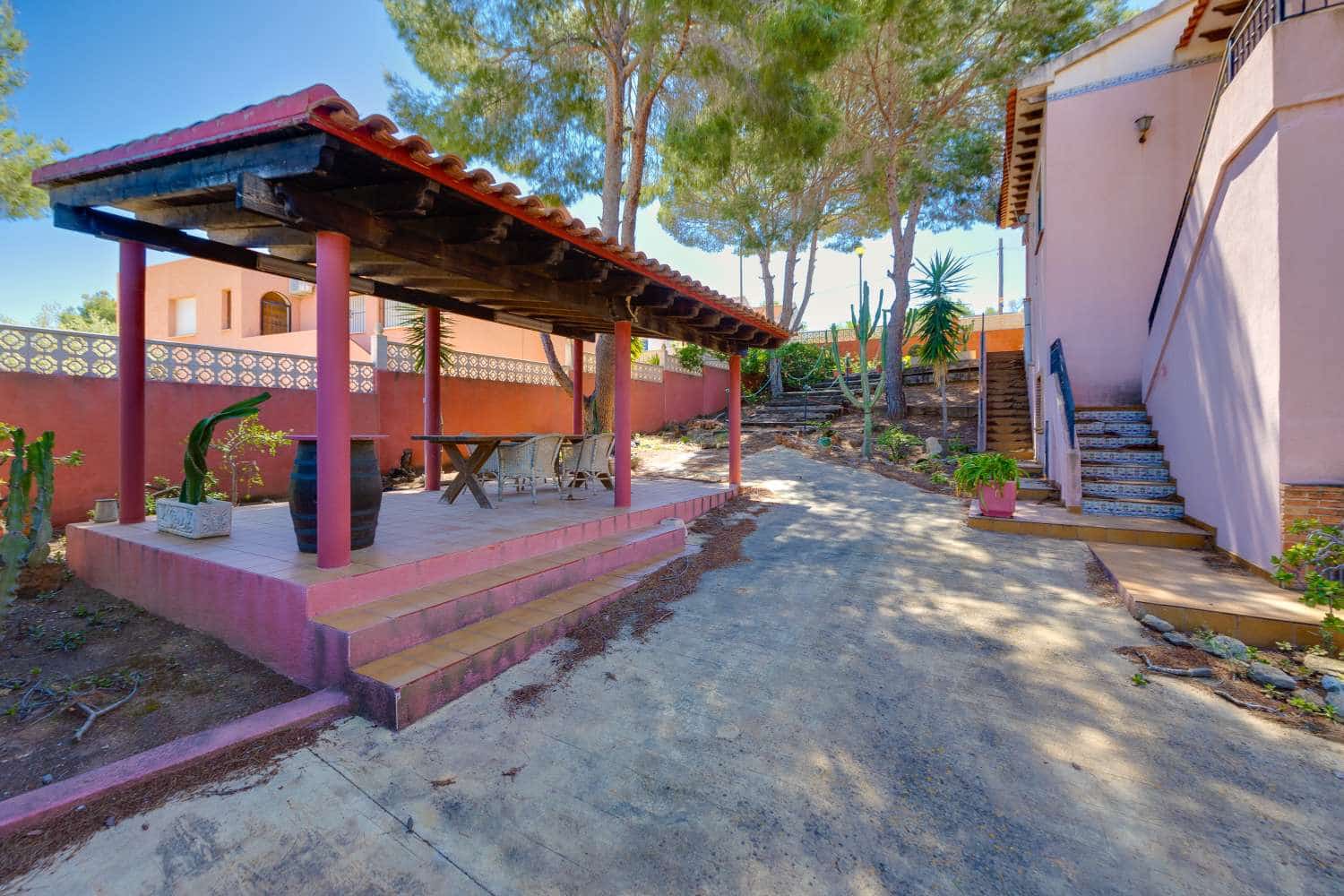 5 slaapkamer Villa te koop in San Miguel de Salinas met zwembad garage - € 495.000 (Ref: 9836129)
