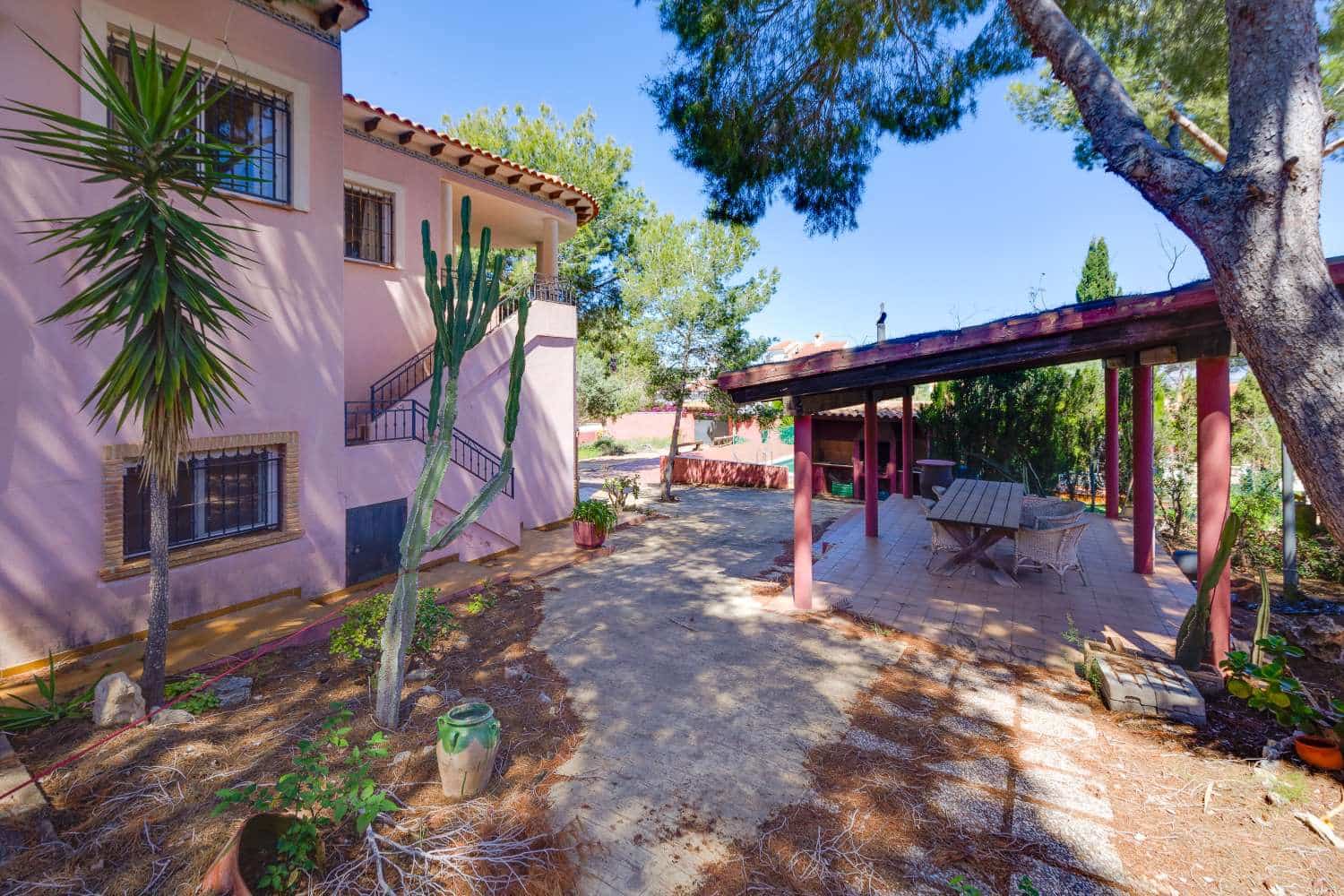 5 slaapkamer Villa te koop in San Miguel de Salinas met zwembad garage - € 495.000 (Ref: 9836129)