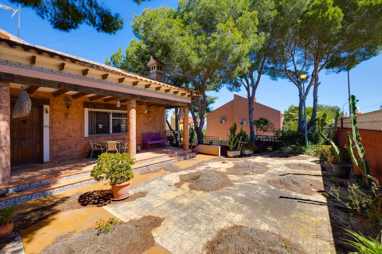 5 slaapkamer Villa te koop in San Miguel de Salinas met zwembad garage - € 495.000 (Ref: 9836129)