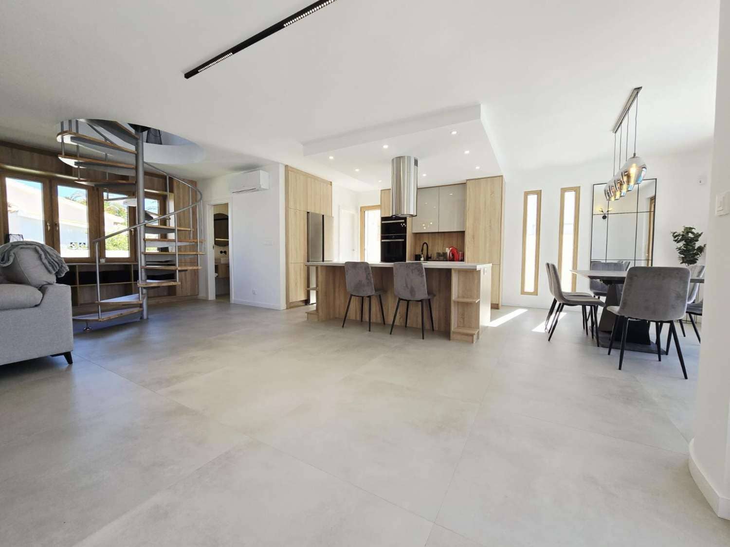3 bedroom Villa for sale in Cabo Roig with pool - € 1,400,000 (Ref: 9839020)