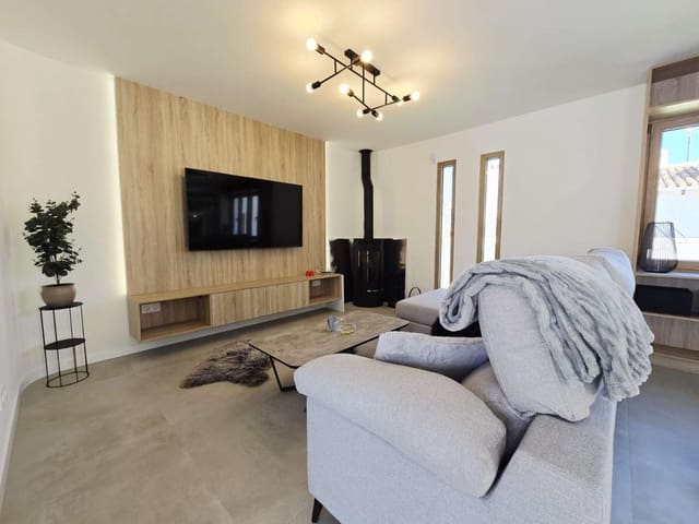3 Zimmer Villa zu verkaufen in Cabo Roig, Orihuela mit Pool - 1.400.000 € (Ref: 9839020)
