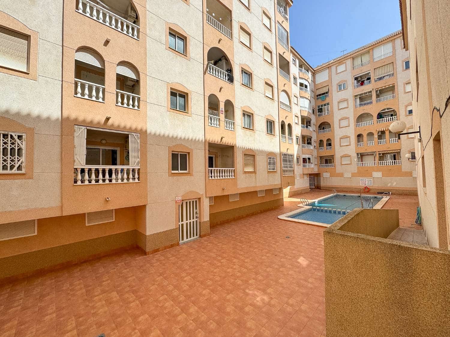 2 camera da letto Appartamento in vendita in Torrevieja con piscina - 125.000 € (Rif: 9842697)