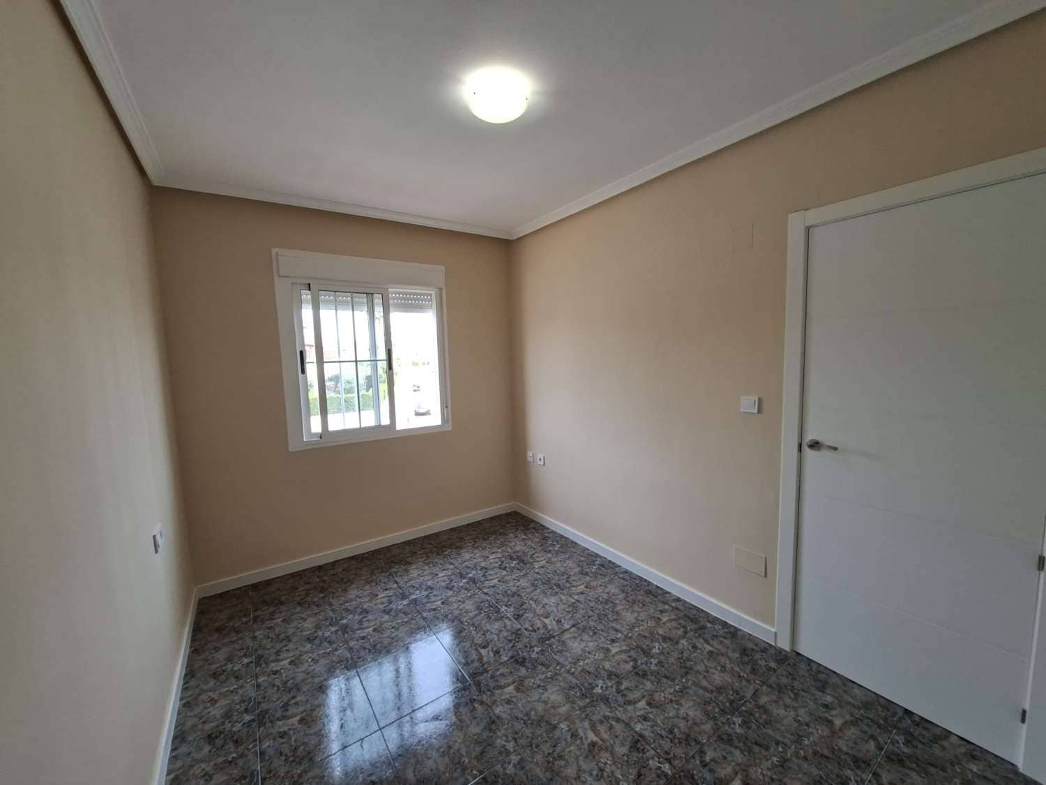 2 makuuhuone Bungalow myytävänä paikassa La Zenia mukana uima-altaan - 179 000 € (Ref: 9842699)