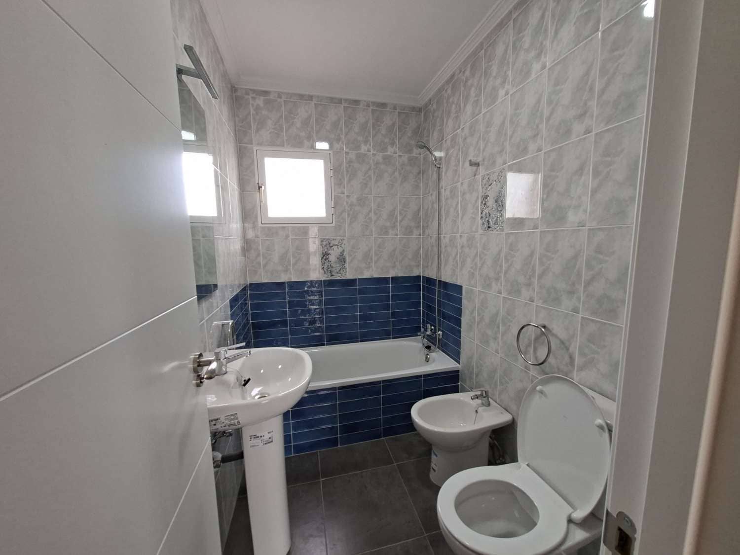 2 makuuhuone Bungalow myytävänä paikassa La Zenia mukana uima-altaan - 179 000 € (Ref: 9842699)
