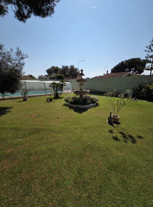 3 bedroom Villa for sale in Dehesa de Campoamor with pool - € 985,000 (Ref: 9859632)