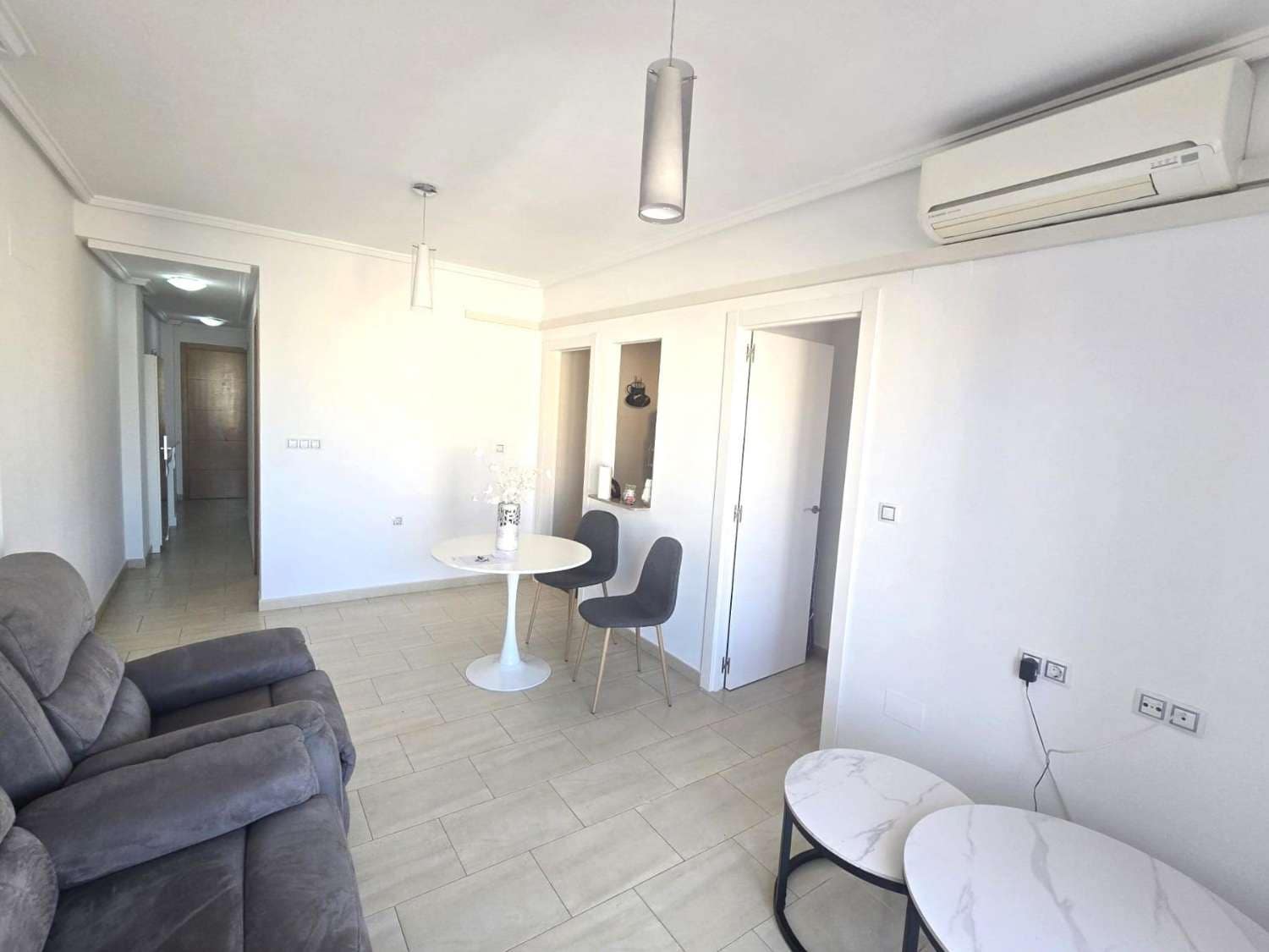 2 soverom Leilighet til salgs i Torrevieja - € 149 900 (Ref: 9859633)