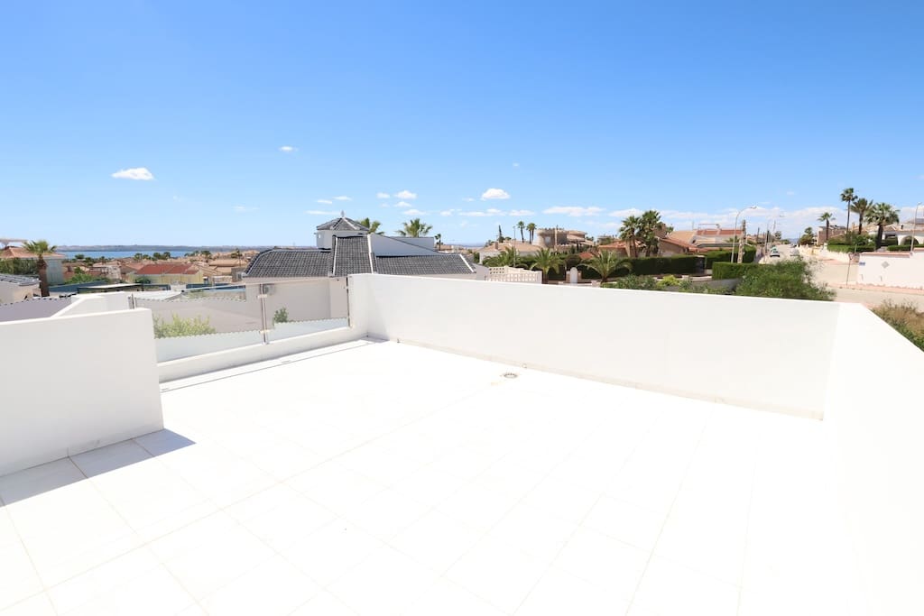 3 makuuhuone Huvila myytävänä paikassa Ciudad Quesada mukana uima-altaan - 699 000 € (Ref: 9859634)