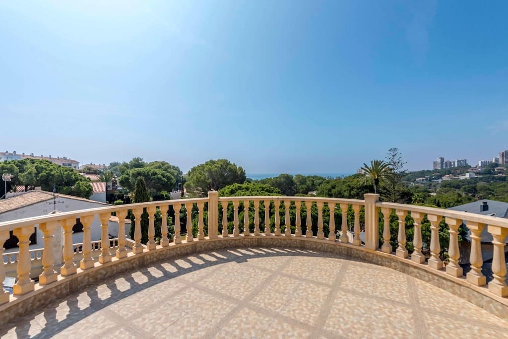 4 bedroom Villa for sale in Campoamor with pool - € 1,600,000 (Ref: 9861656)