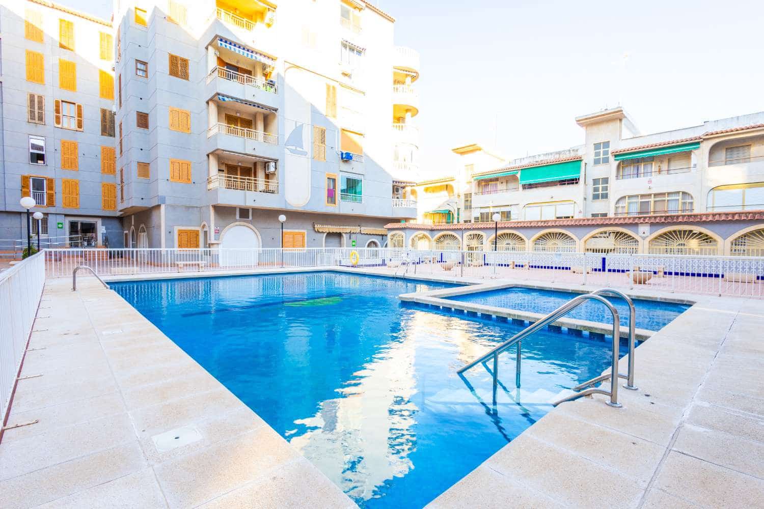 2 sovrum Lägenhet till salu i Torrevieja med pool garage - 159 990 € (Ref: 9861658)
