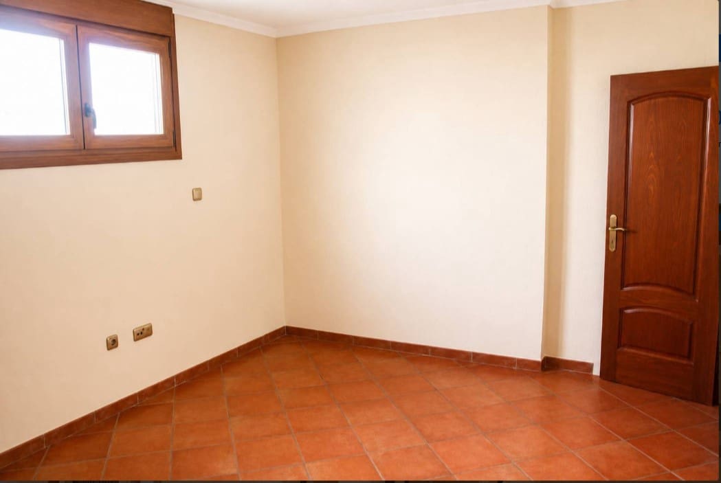 3 sypialnia Dom szeregowy na sprzedaż w Torrevieja z basenem garażem - 330 000 € (Ref: 9868378)