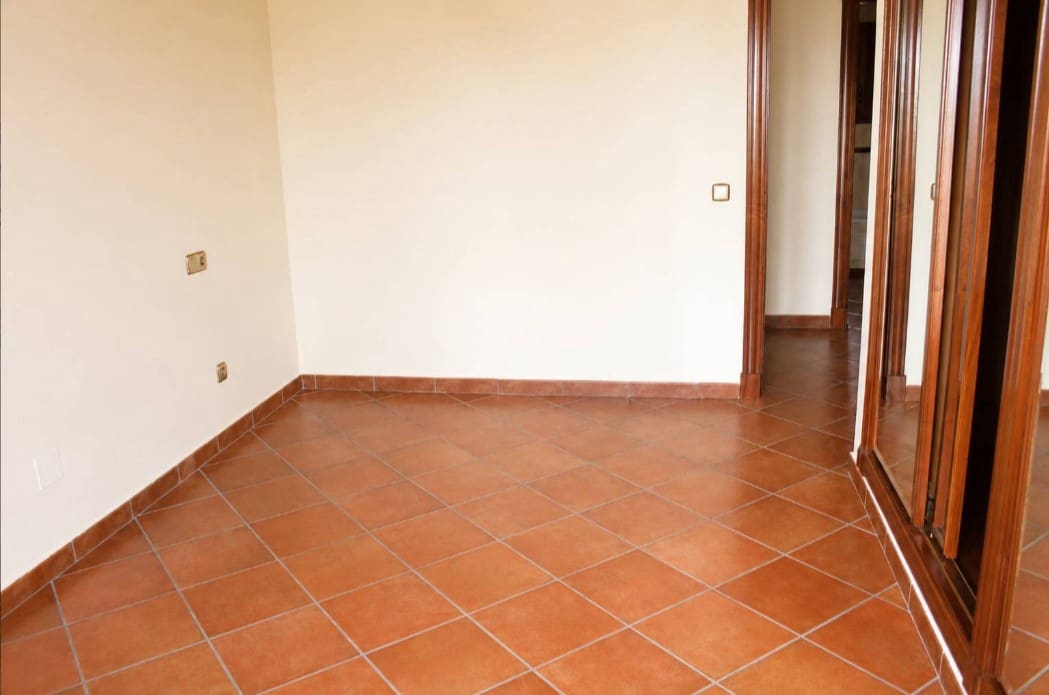 3 sypialnia Dom szeregowy na sprzedaż w Torrevieja z basenem garażem - 330 000 € (Ref: 9868378)