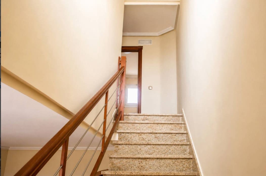 3 sypialnia Dom szeregowy na sprzedaż w Torrevieja z basenem garażem - 330 000 € (Ref: 9868378)